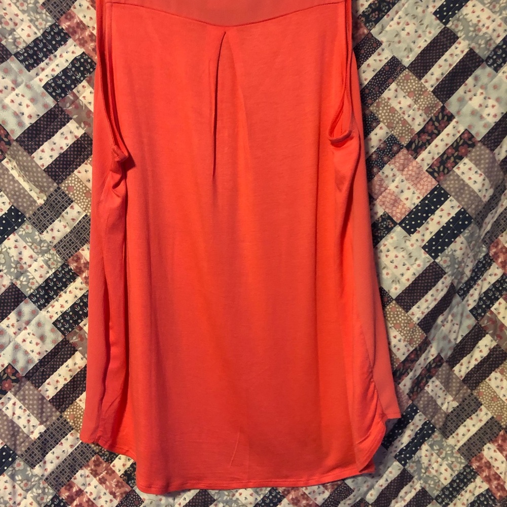Blouses - Picture 2 of 3